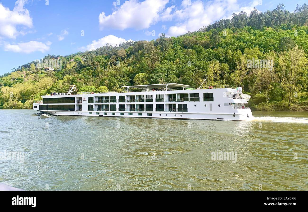 Doro Portugal river cruise cruising ship mist fog land Porto fields wine port water lake land landscape vineyard vineyards grapes grape vines trees - Smartphone Captured Stock Image