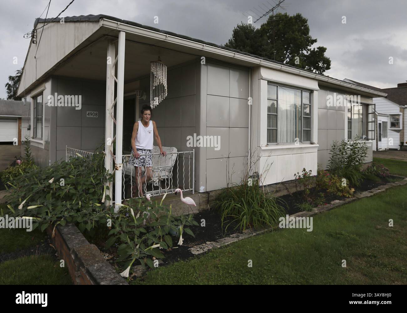 Lustron hi-res stock photography and images - Alamy, image size:1300x1002