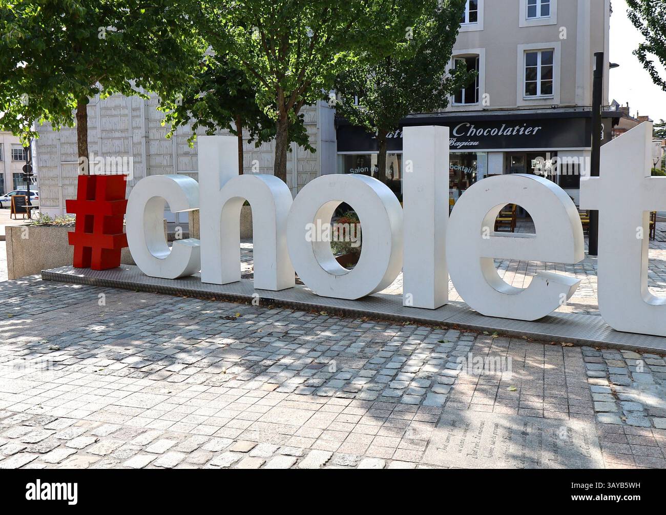 Logo dans la ville hi-res stock photography and images - Alamy