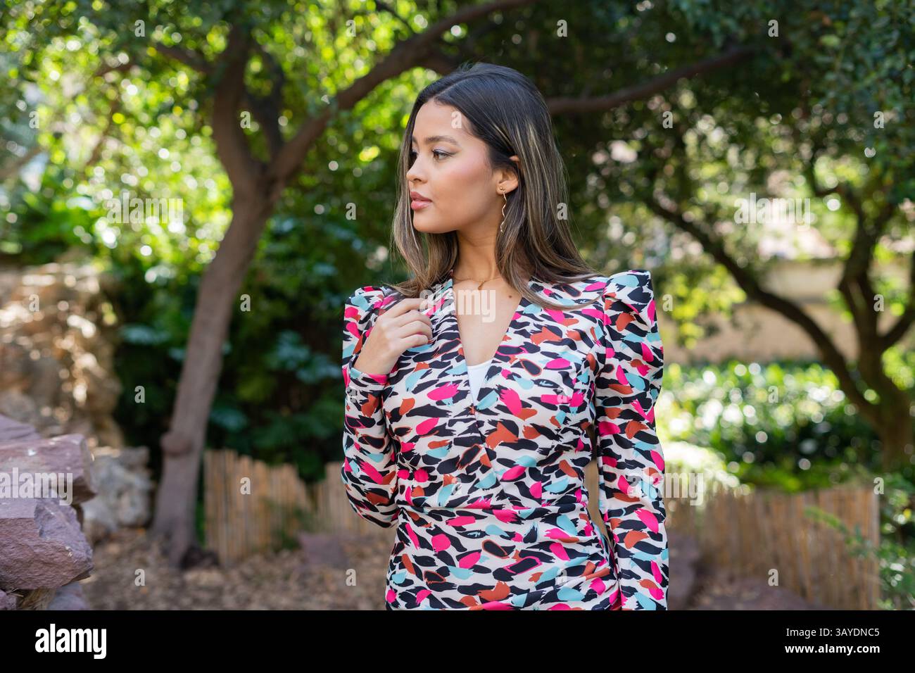 Woman elegantly poses lush hi-res stock photography and images - Alamy