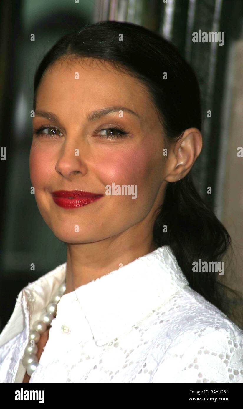 Rare merch from goodwill online auction, image size:825x1390