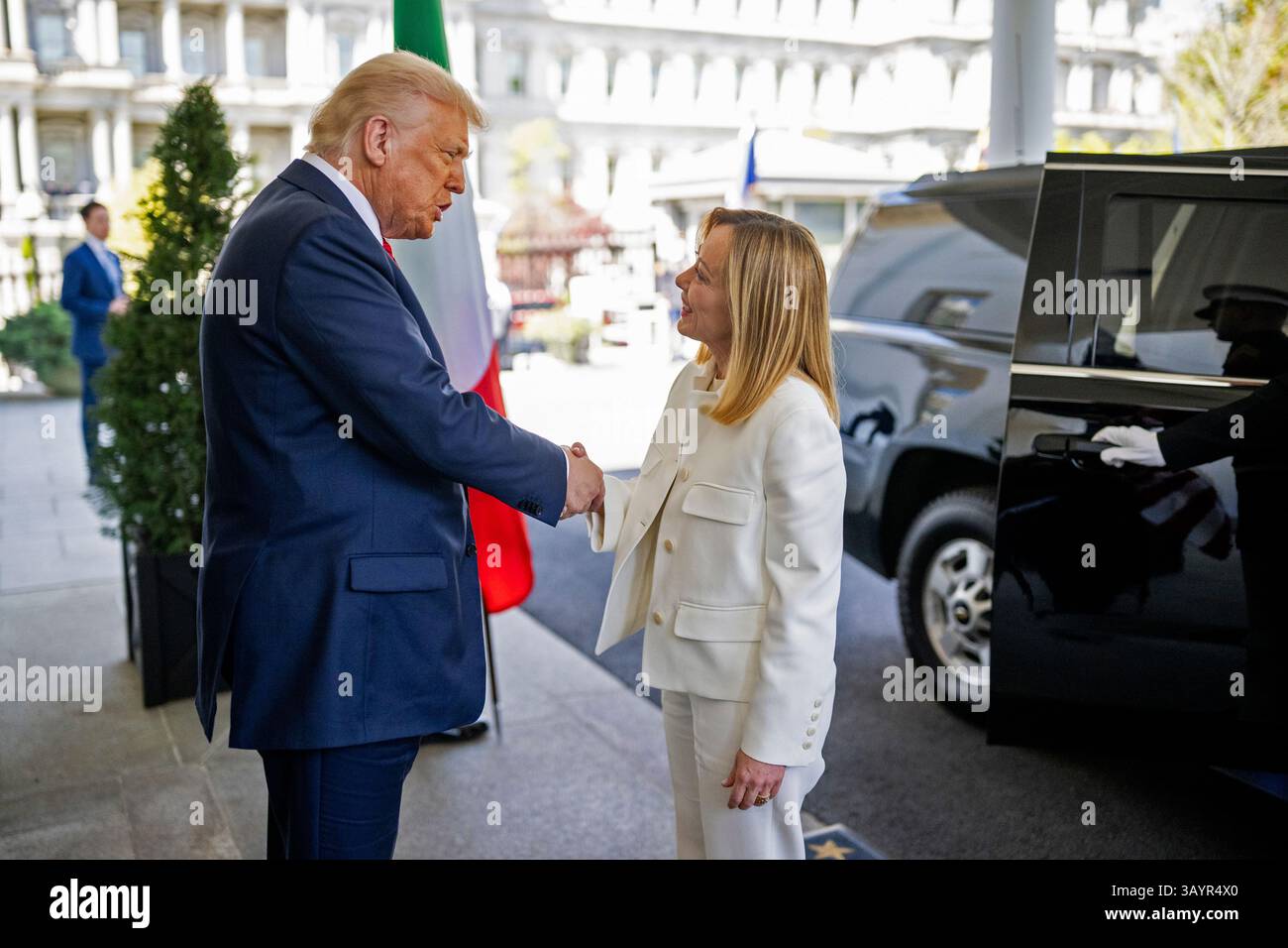 Italian prime minister giorgia meloni hi-res stock photography and ...