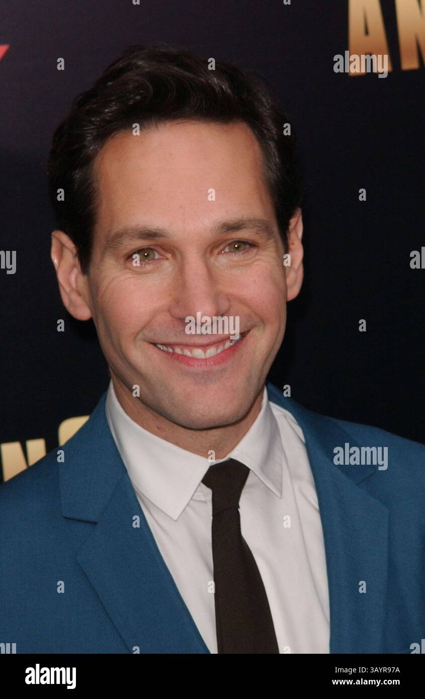 Paul Rudd at the premiere of 'Anchorman 2: The Legend Continues' at ...