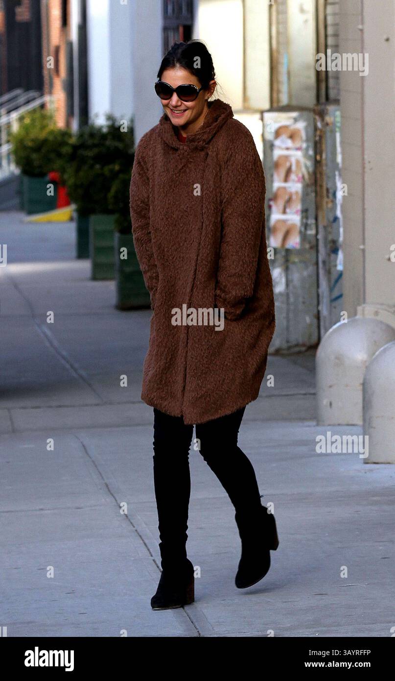 Katie holmes new york city 2013 hi-res stock photography and images - Alamy