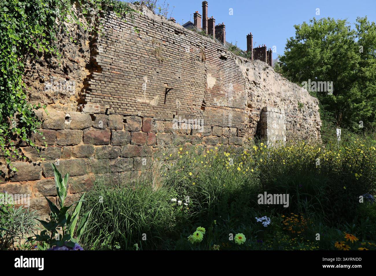 Ancient fortifications, ancient ramparts, city of Beauvais, Oise ...