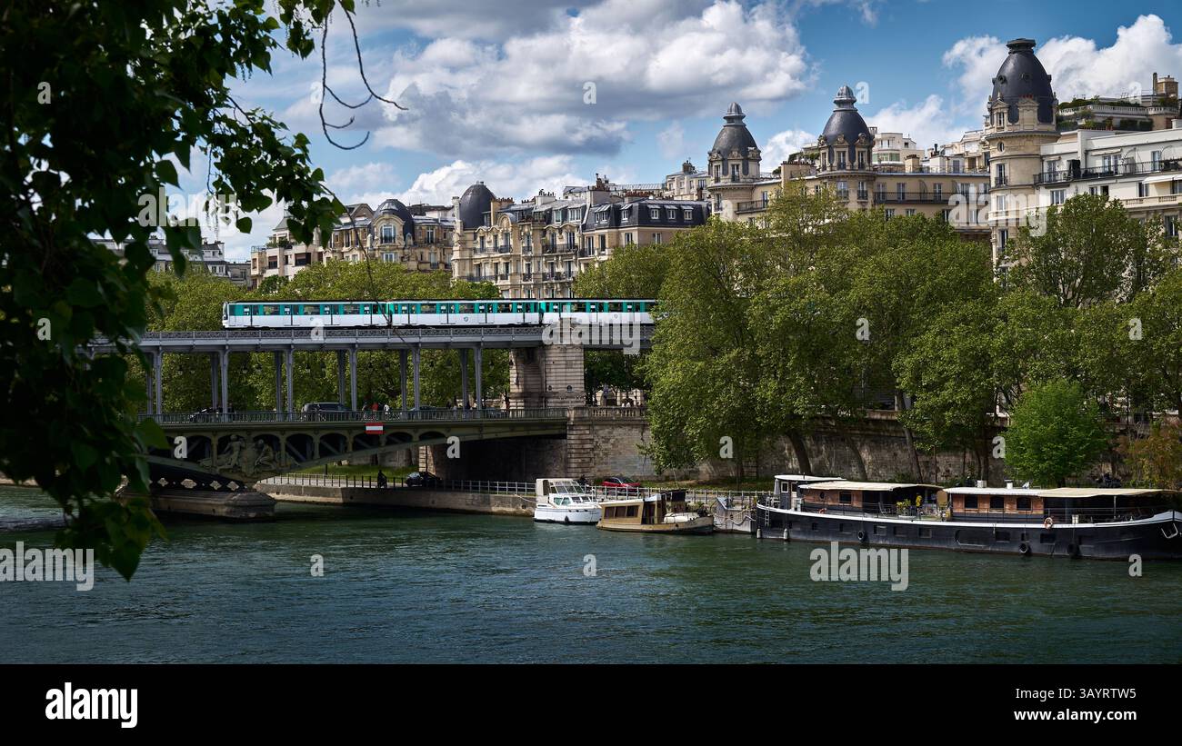 File:Pont de Bir-Hakeim, Passy, Paris 16e 2.jpg - Wikimedia