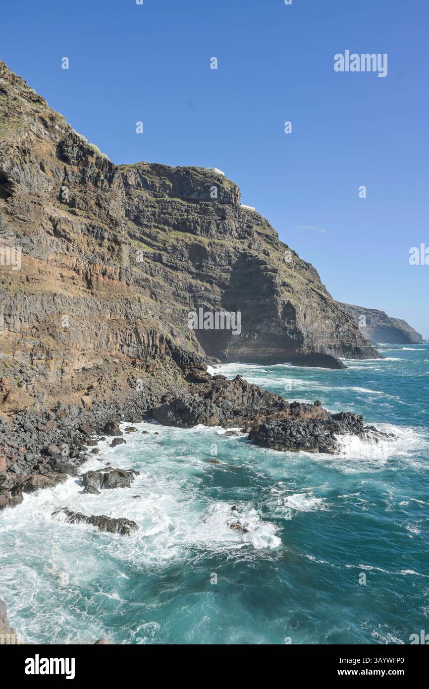 Wellen Cliffs Atlantik, Wellen, Klippen, Westküste bei Playa del Jorado, La Palma ...