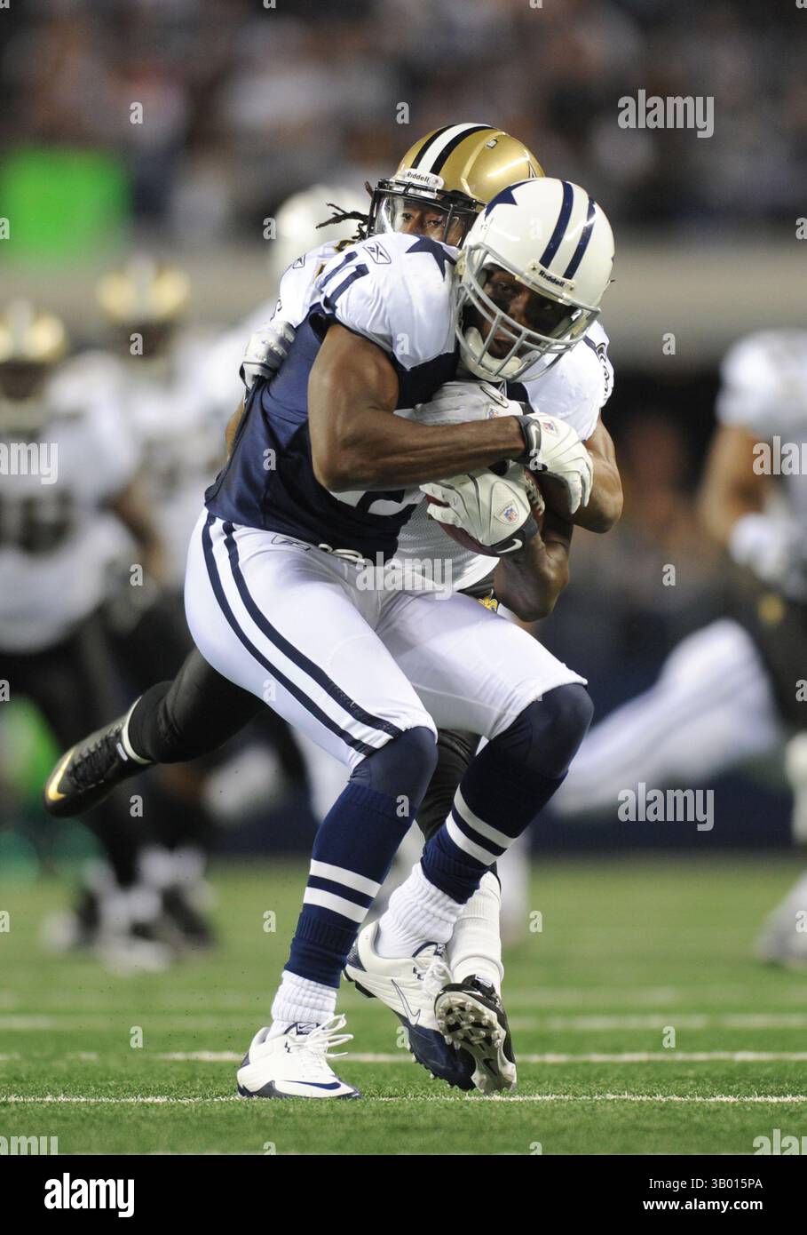 Dallas Cowboys wide receiver Patrick Crayton (84) catches a punt