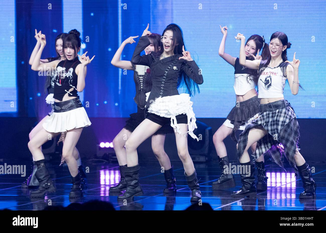 Goyang, South Korea. 23rd Apr, 2025. South Korean K-Pop girl group ...