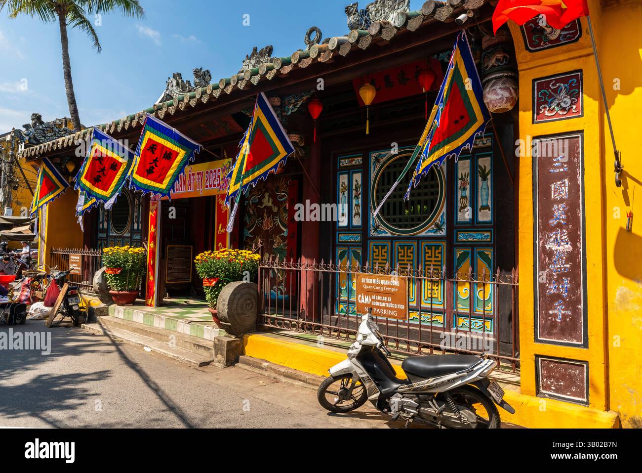 The Quan Cong Temple was built in 1653 by the Chinese people in Hoi An ancient town. Quang Nam province, Vietnam.  The temple pays tribute to General Stock Photo