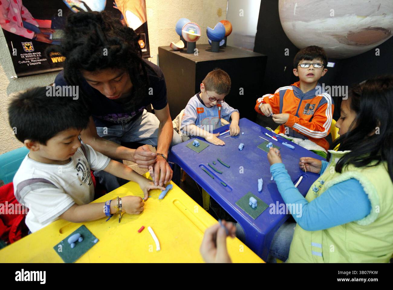 Niños en vacaciones hi-res stock photography and images - Alamy