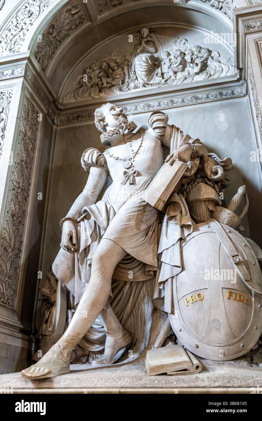 Hero Babbuino, image size:866x1390