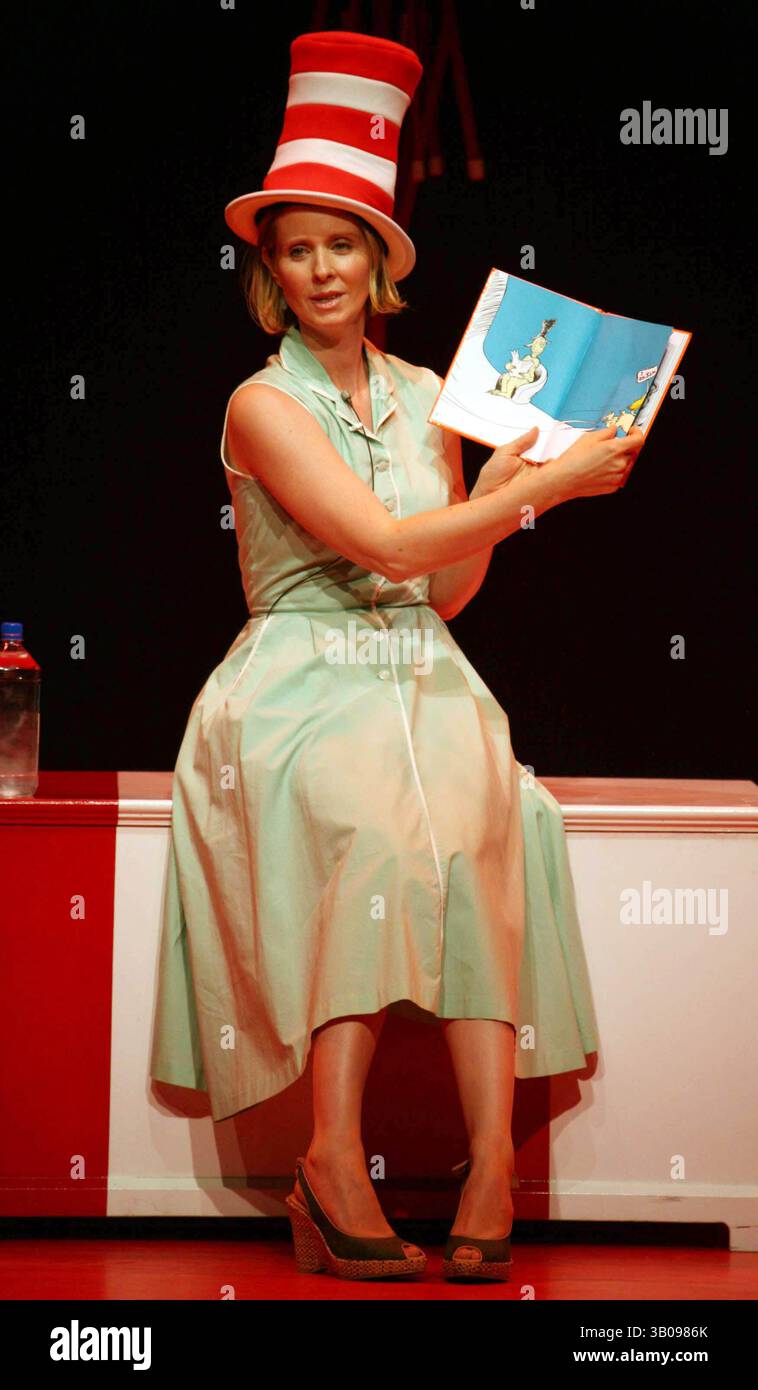 Green eggs and ham seuss hi-res stock photography and images - Alamy