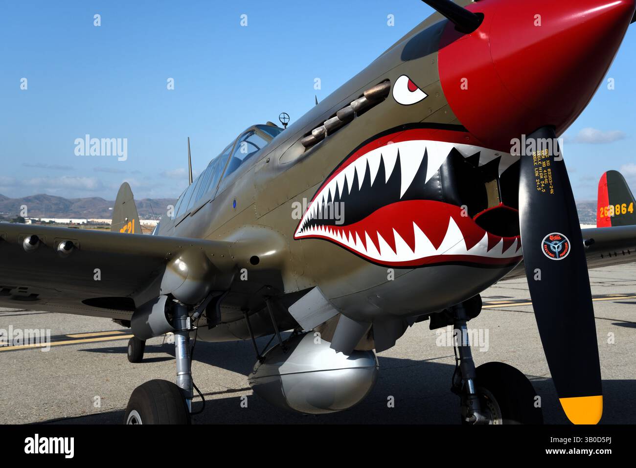 P 40 warhawk hi-res stock photography and images - Alamy