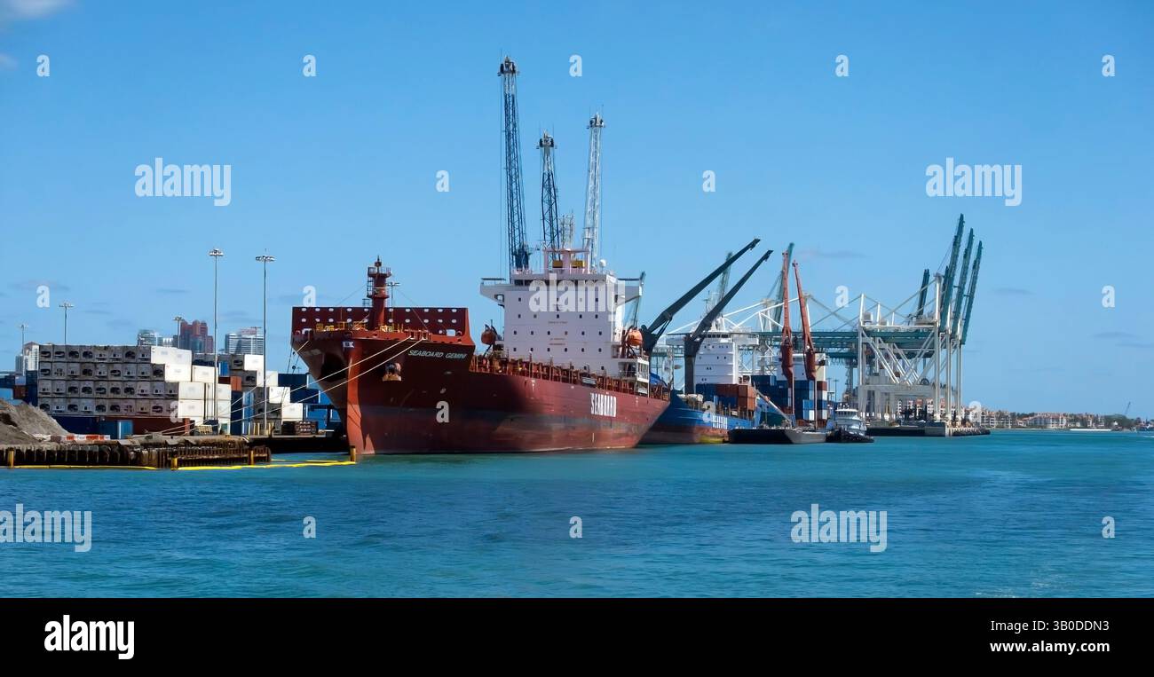 Container ships in port Miami, Florida, USA Stock Photo - Alamy