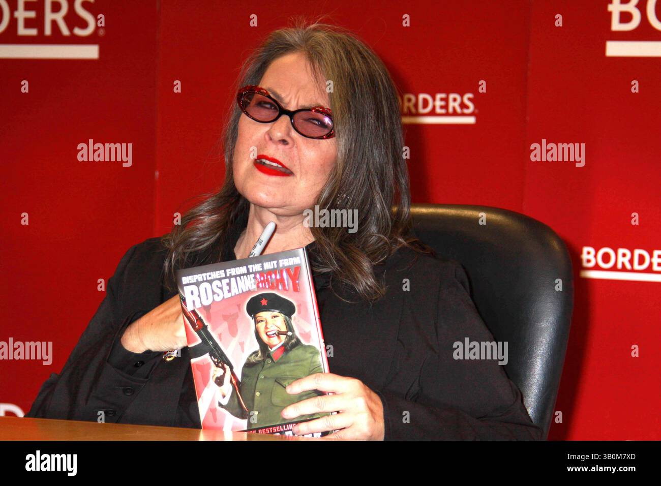 Jan. 6, 2011 - New York, New York, U.S. - Roseanne Barr appearance at Borders Book Store to promote her book ''Roseannearchy''.Borders Columbus Circle, NYC 01-06-2011.Photos by  ,   Photos Inc 2011.ROSEANNE BARR.K66472SMO(Credit Image: © Sonia Moskowitz/Globe Photos/ZUMAPRESS.com) Stock Photo