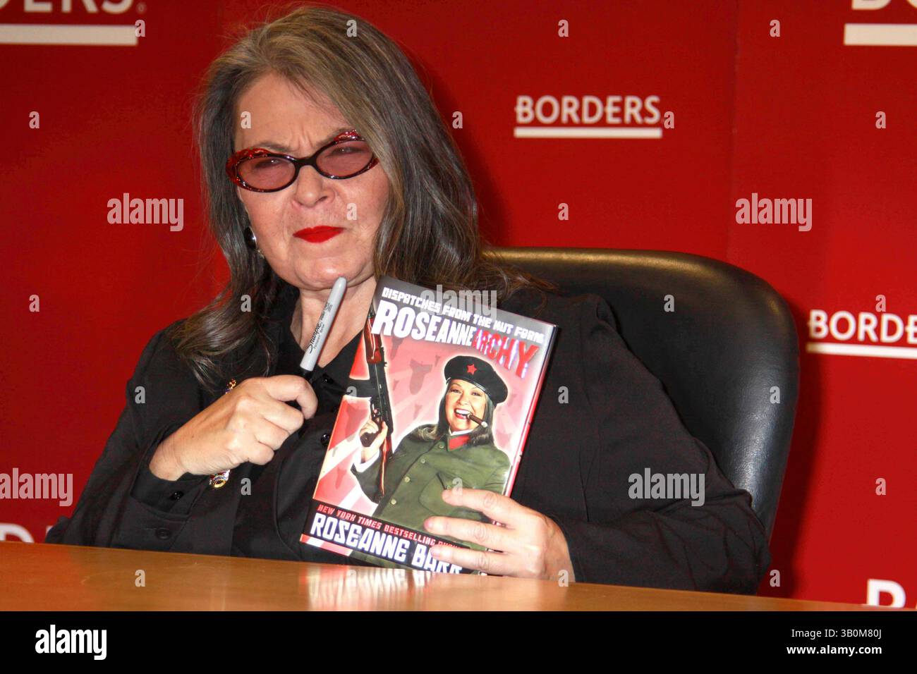 Jan. 6, 2011 - New York, New York, U.S. - Roseanne Barr appearance at Borders Book Store to promote her book ''Roseannearchy''.Borders Columbus Circle, NYC 01-06-2011.Photos by  ,   Photos Inc 2011.ROSEANNE BARR.K66472SMO(Credit Image: © Sonia Moskowitz/Globe Photos/ZUMAPRESS.com) Stock Photo