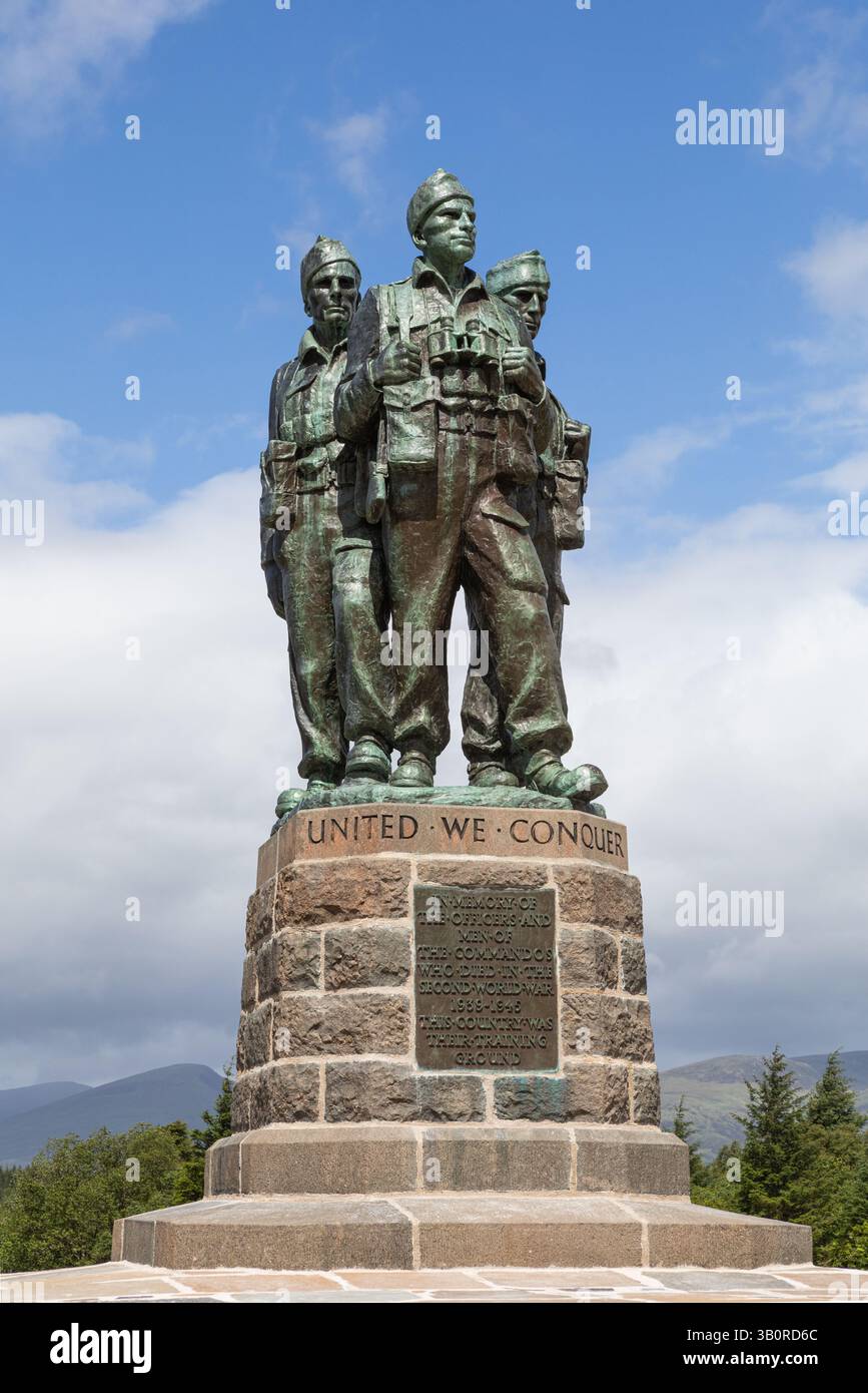Bronze memorial statue at Spean Bridge, Scotland, depicting 3 commandos ...