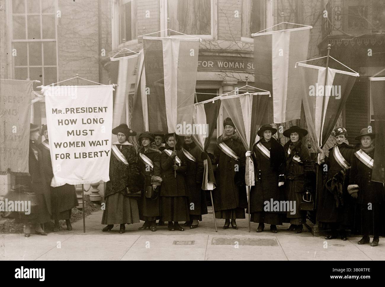 1913 - Washington D.C., U.S. - Mr. President, How Long must women wait for Liberty. (Credit Image: © BuyEnlarge/ZUMAPRESS.com) Stock Photo