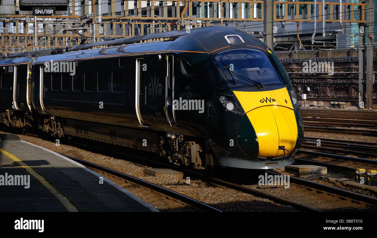 Gwr class 800 hi-res stock photography and images - Alamy