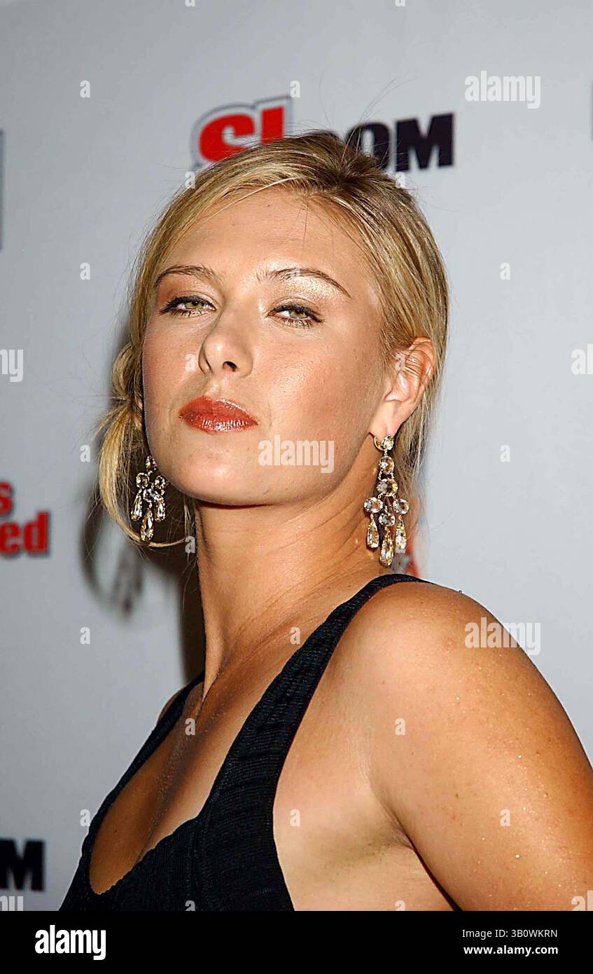 Feb 14, 2006; New York, NY, USA; Model BRIDGET HALL at the 2006