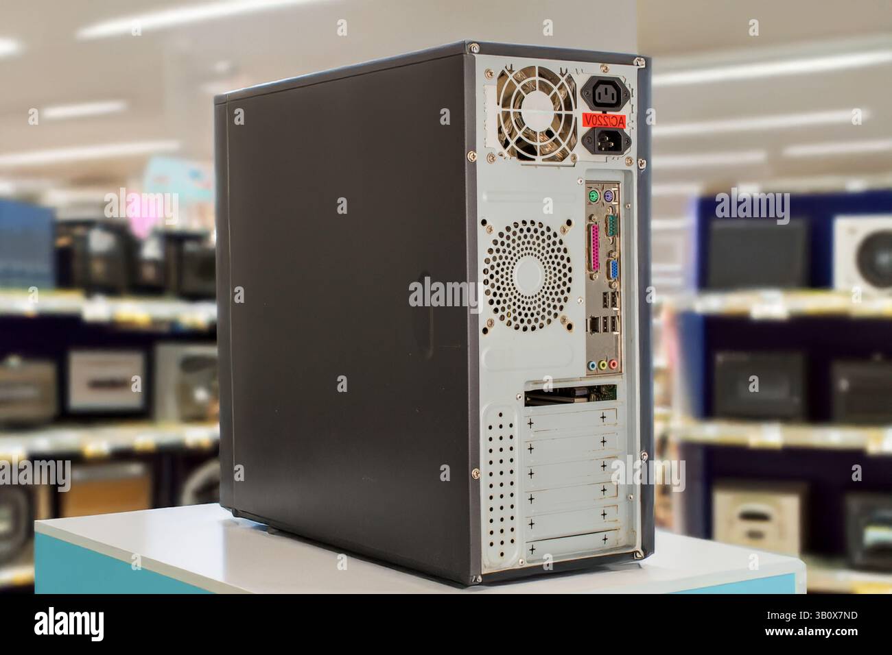 Employee computer store hi-res stock photography and images - Alamy