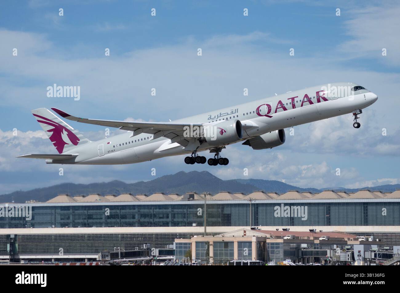 Aereo qatar hi-res stock photography and images - Alamy