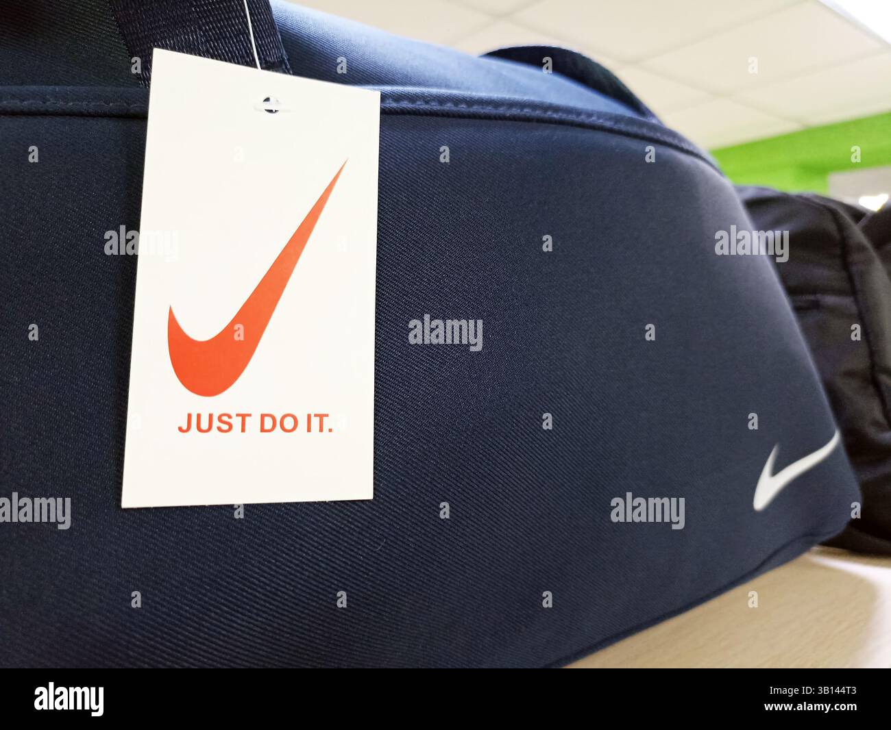 nike just do it tag