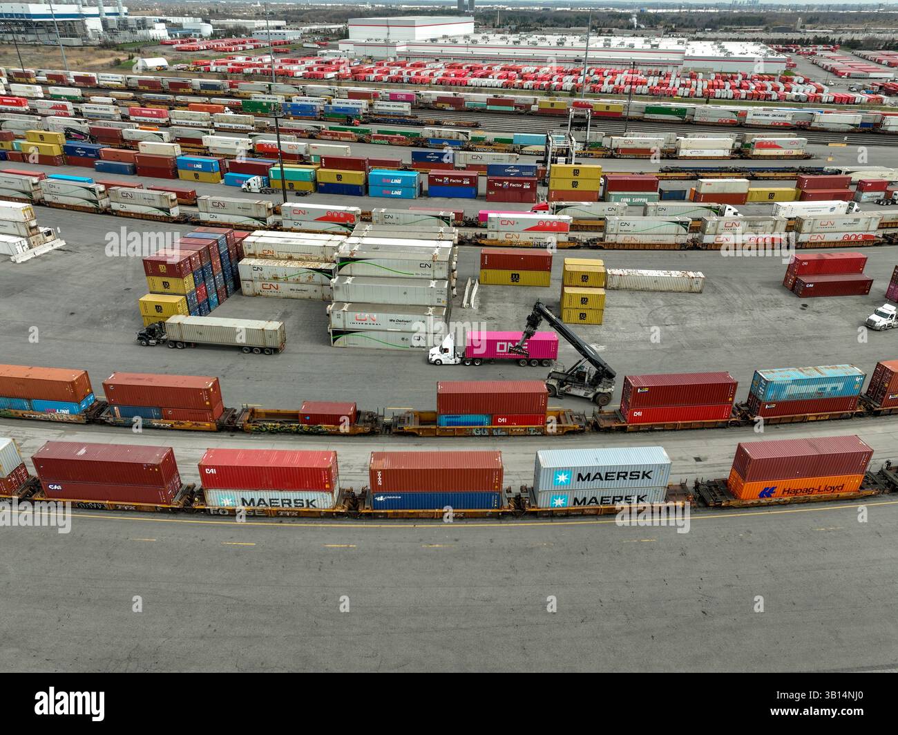 Intermodal railcars hi-res stock photography and images - Alamy