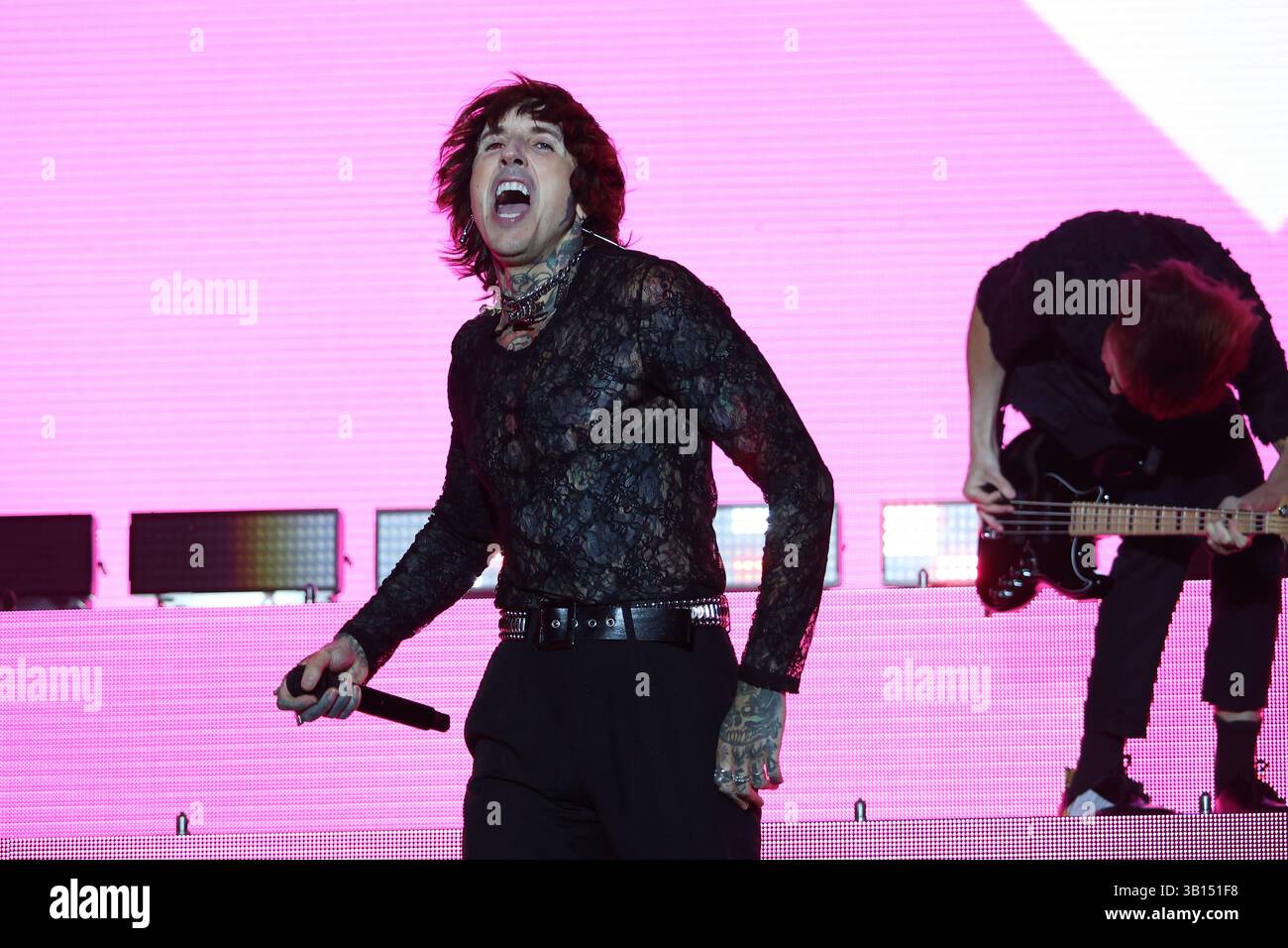 Bring Me The Horizon Snger