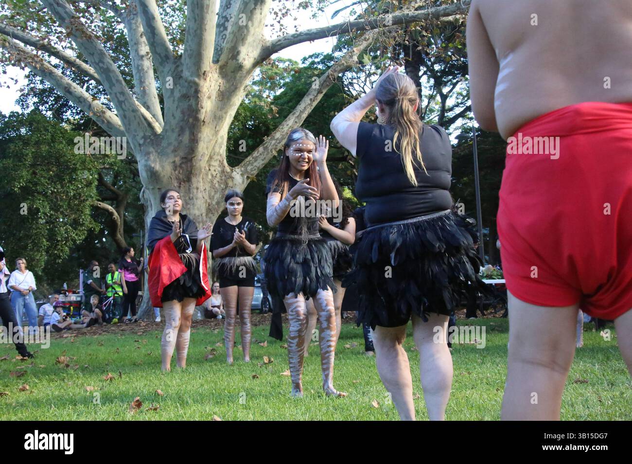 Australian indigenous women children hi-res stock photography and ...