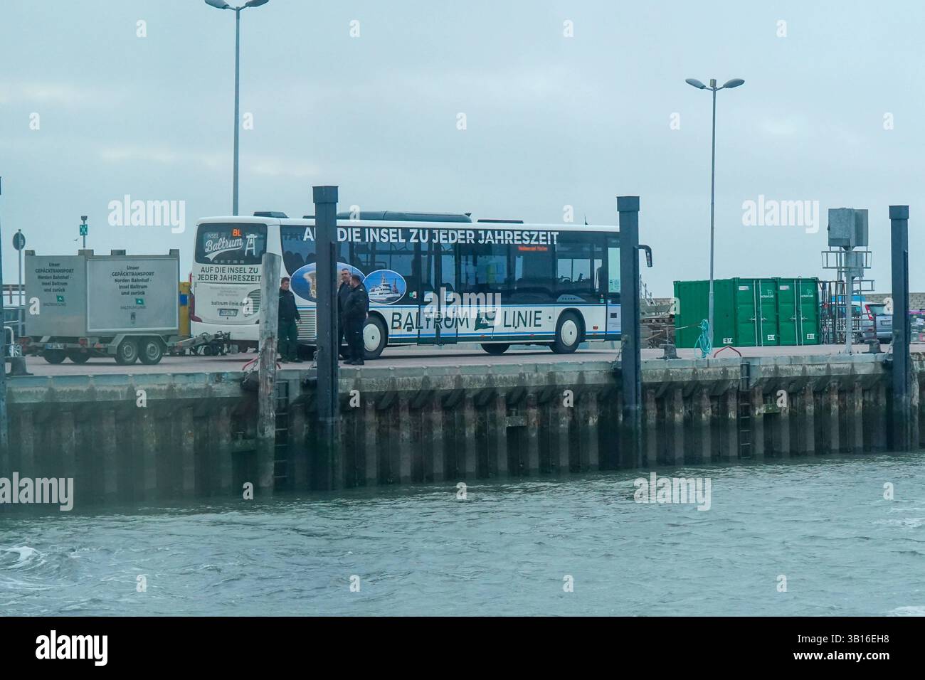 Insel Bus Island ferry shuttle bus hi-res stock photography and images - Alamy