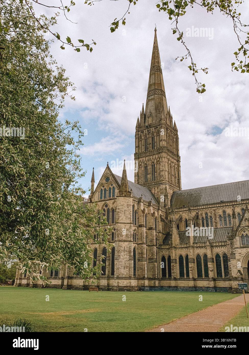 Historic Town of Salisbury, England – Scenic Cityscape with Medieval Architecture and Cathedral Views - Smartphone Captured Stock Image