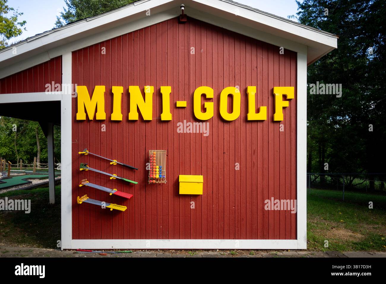 Miniature putting courses hi-res stock photography and images - Alamy
