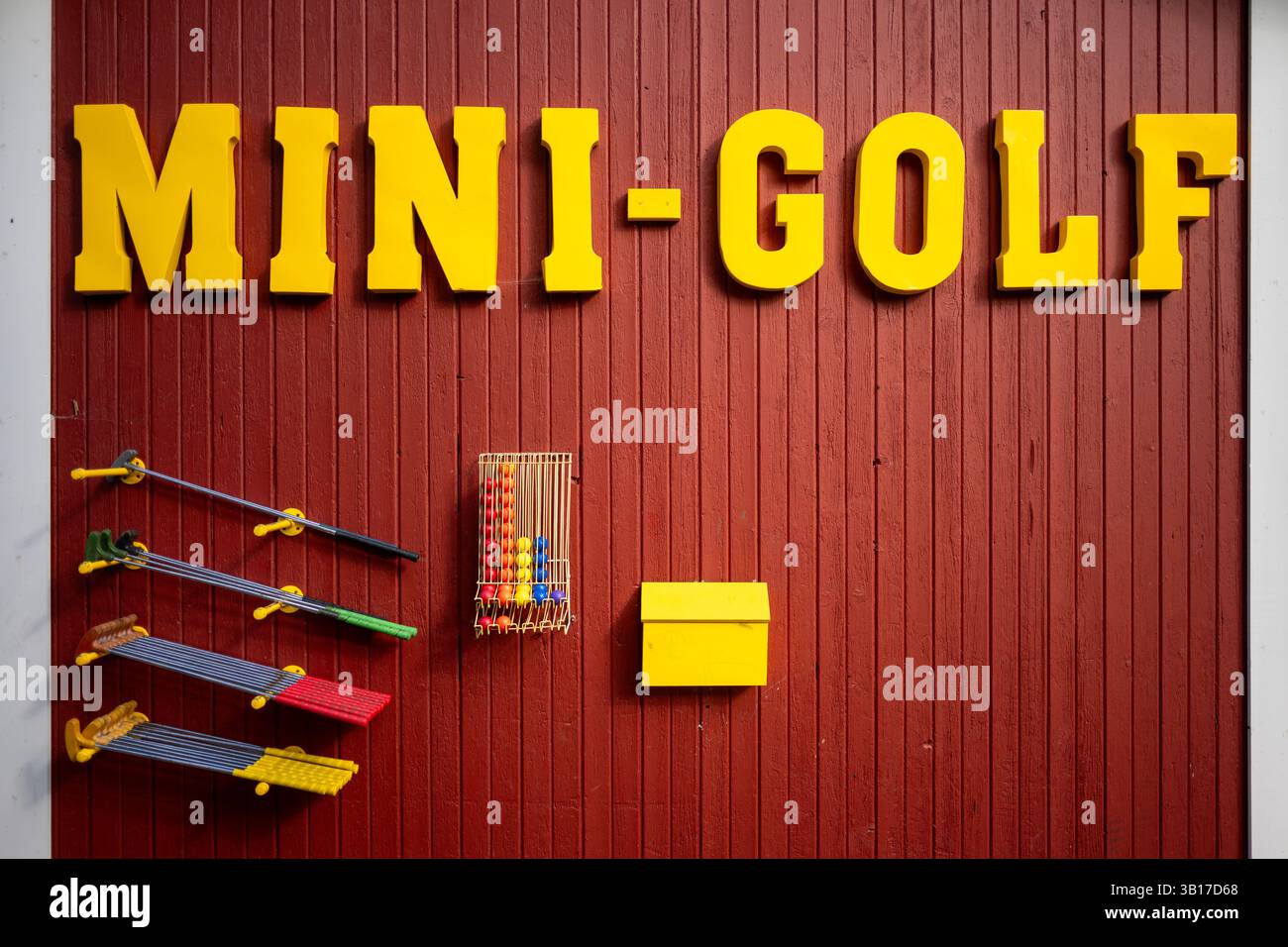 Vintage retro golf equipment hi-res stock photography and images - Alamy