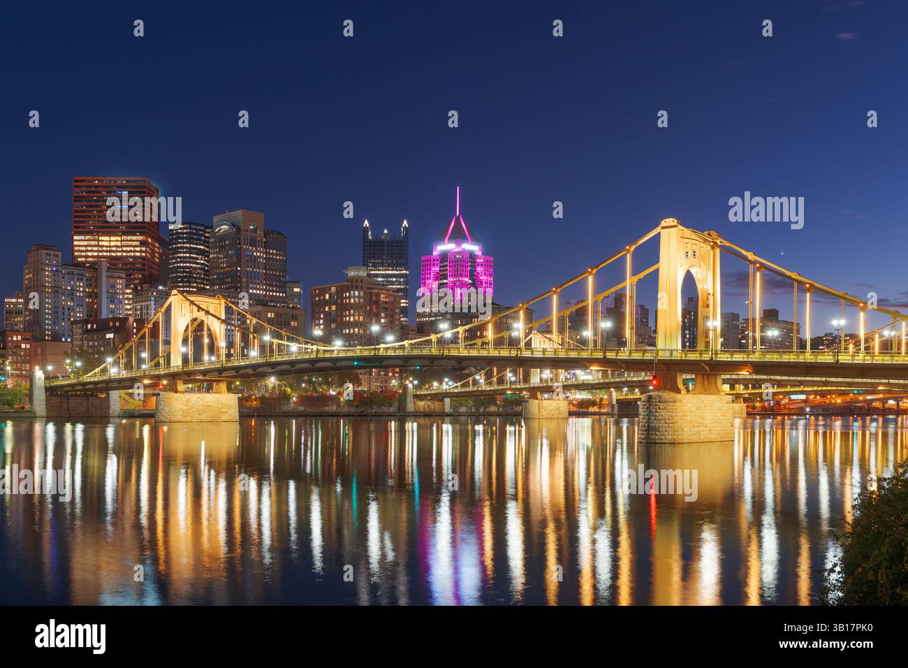 Pittsburgh, Pennsylvania, USA downtown city skyline on the Ohio River at dusk. Stock Photo