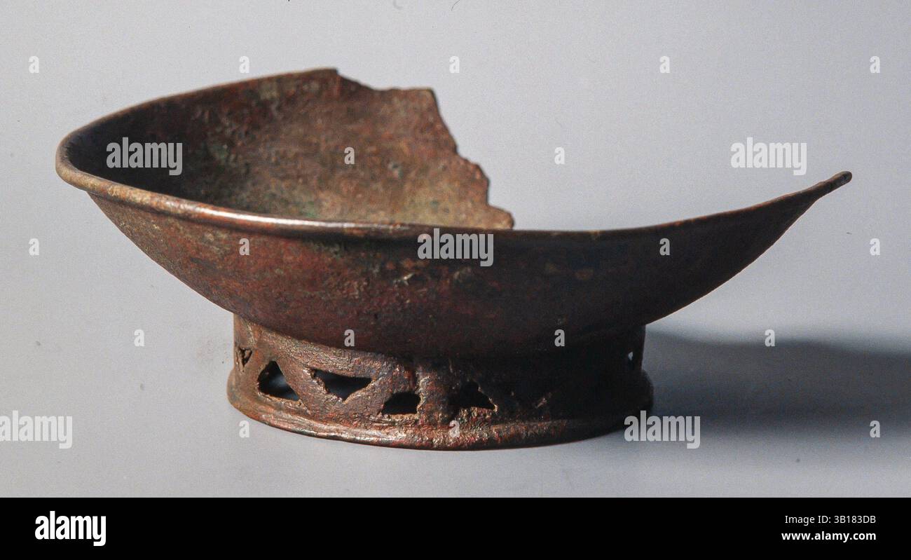 Plato de bronce hi-res stock photography and images - Alamy