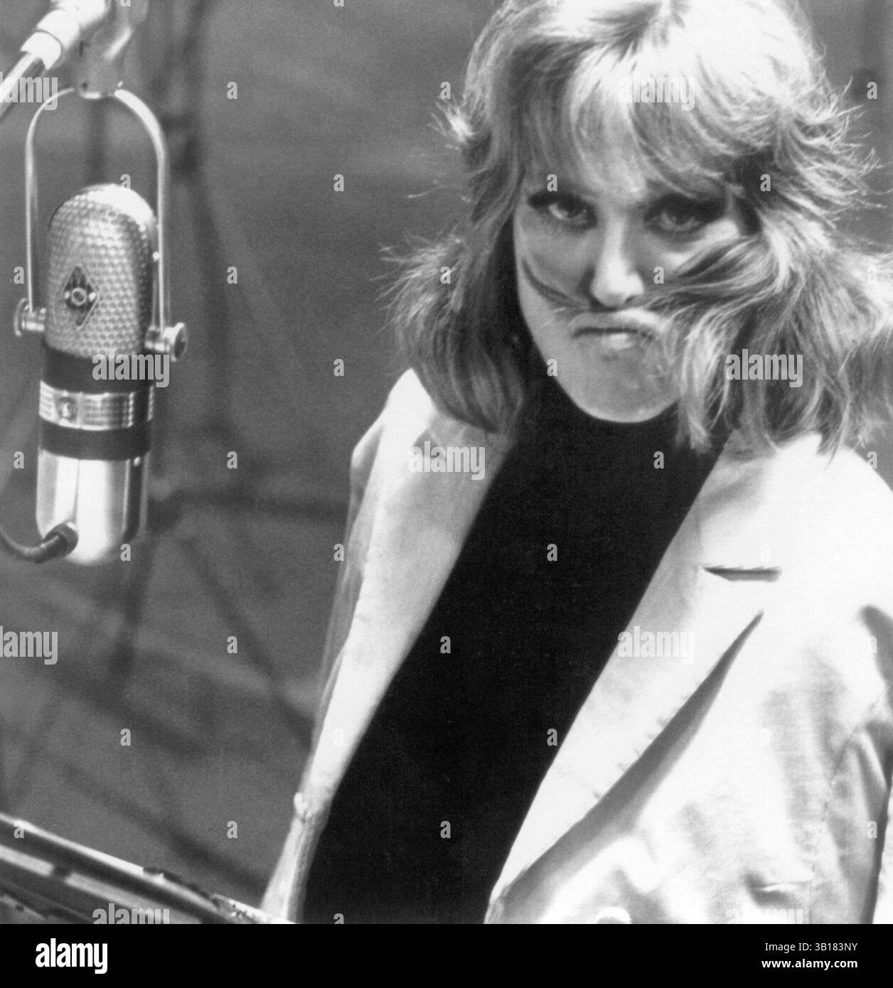 HILDEGARDE KNEF in ICH WILL ALLES. HILDEGARD KNEF (2025), directed by LUZIA SCHMID. Credit: Zero One Film / Album Stock Photo
