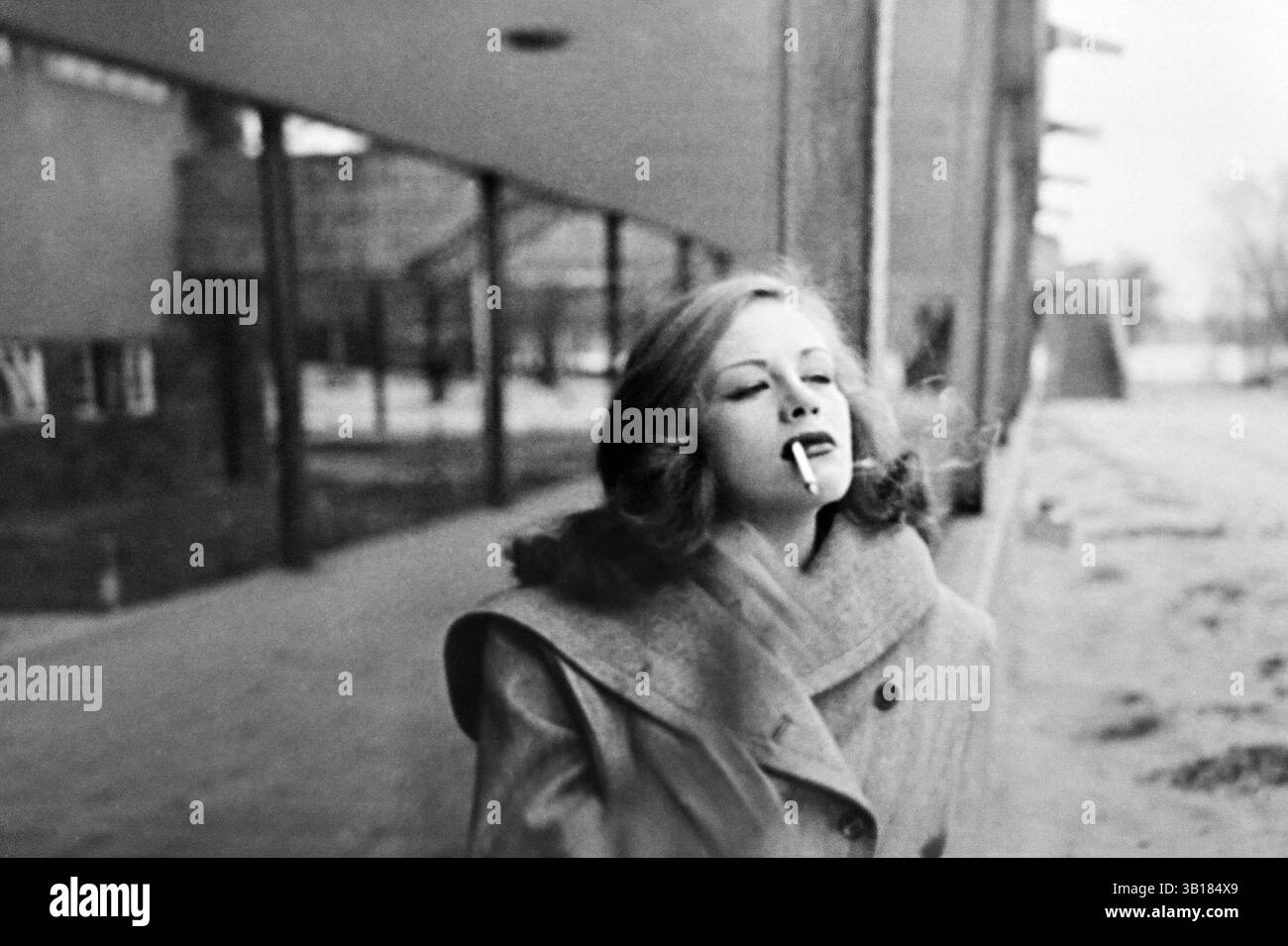 HILDEGARDE KNEF in ICH WILL ALLES. HILDEGARD KNEF (2025), directed by LUZIA SCHMID. Credit: Zero One Film / Album Stock Photo