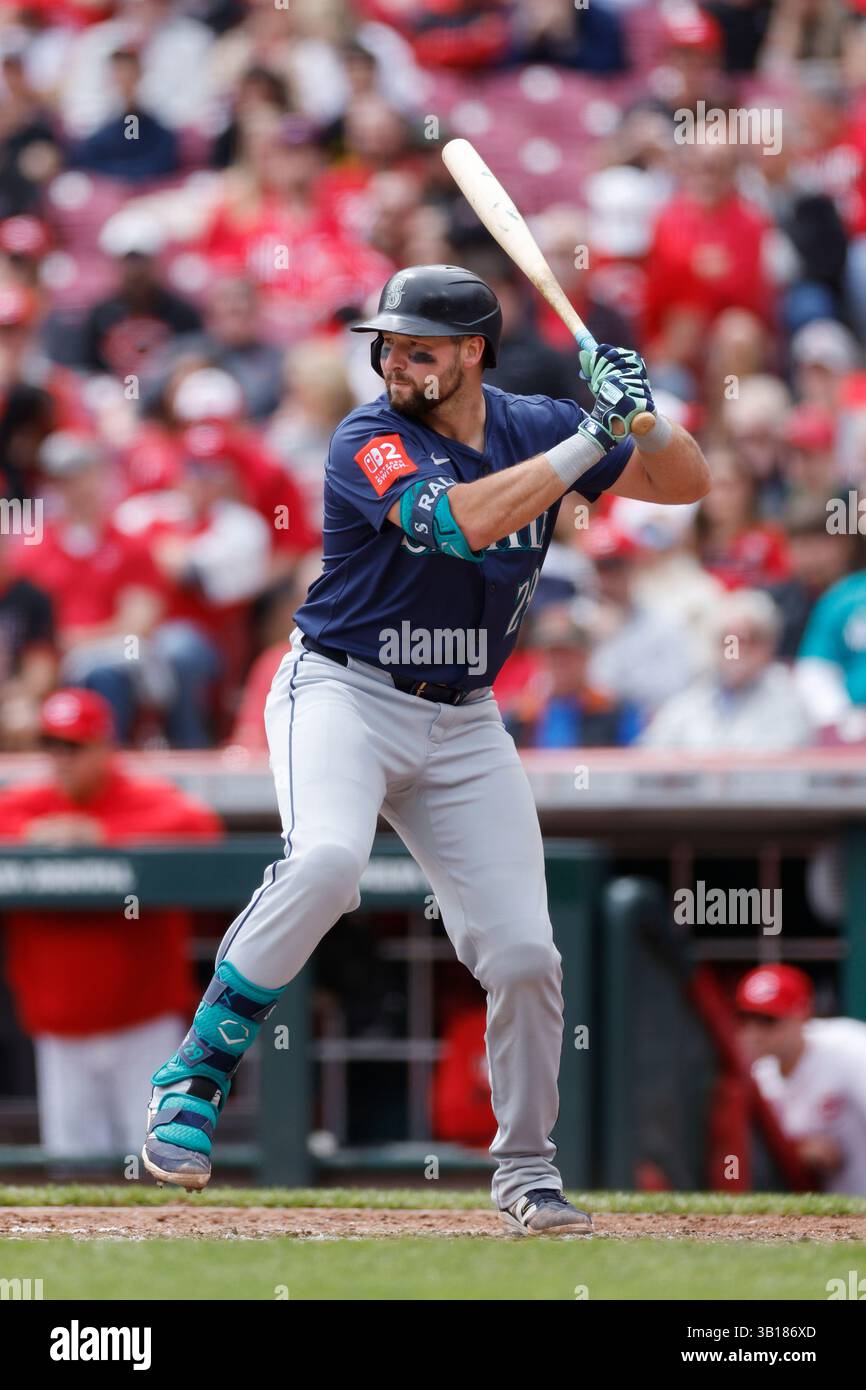 CINCINNATI, OH - APRIL 17: Seattle Mariners catcher Cal Raleigh (29 ...