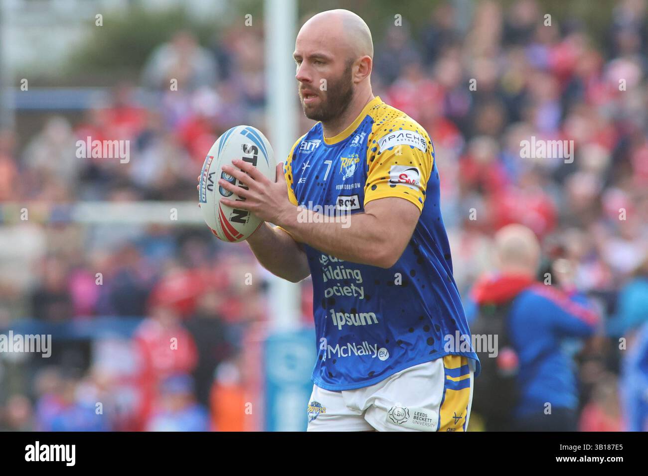 Leeds, UK. 25th Apr, 2025. AMT Headingley Rugby Stadium, Leeds, West ...