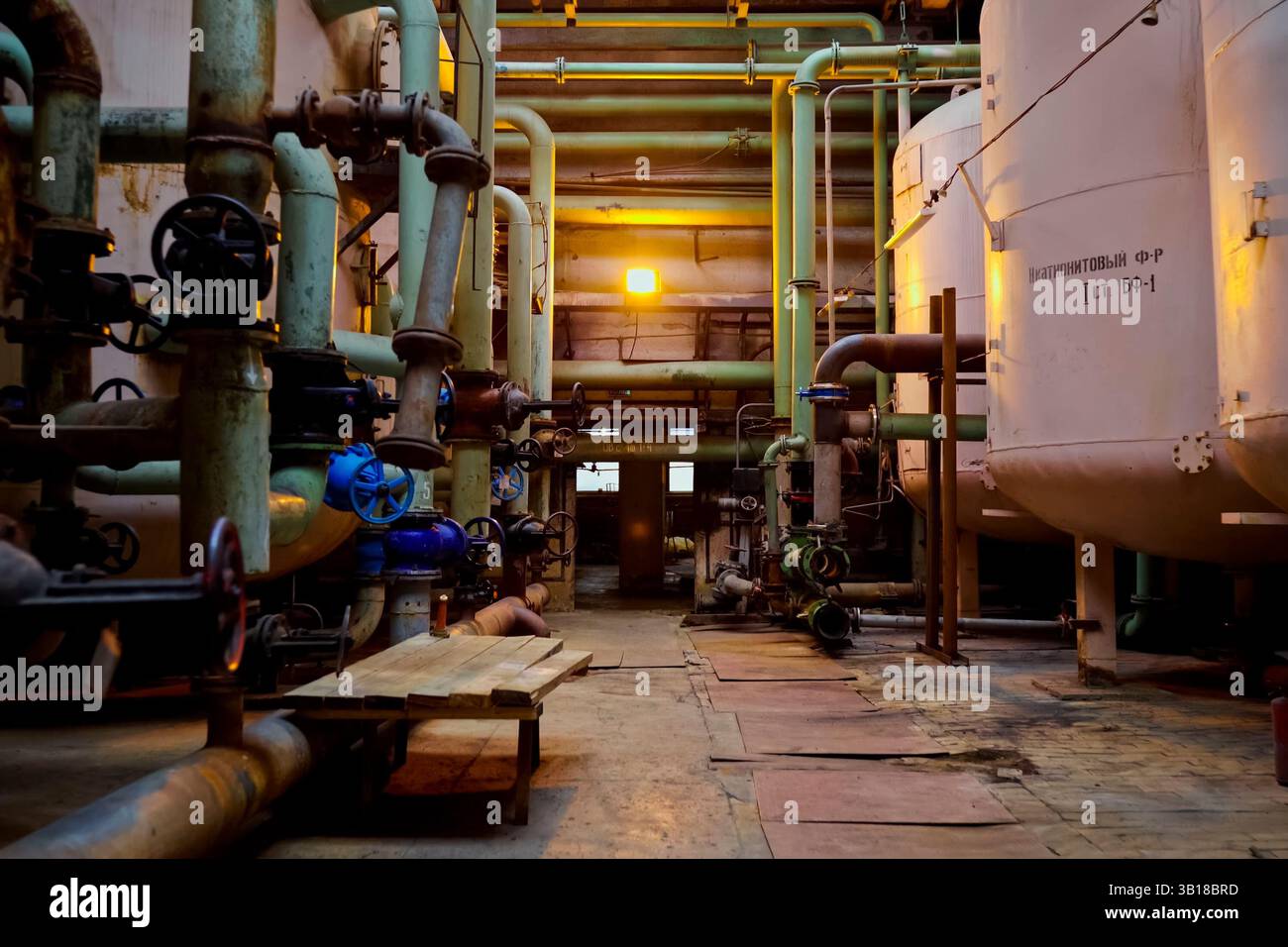Pressure vessels in production. Pressure tanks Stock Photo - Alamy