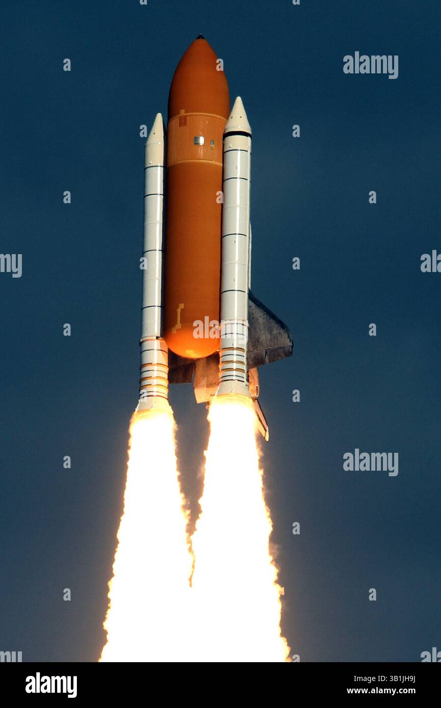 Space Shuttle Atlantis STS-129 Lifts offs from launch pad 39A at the ...