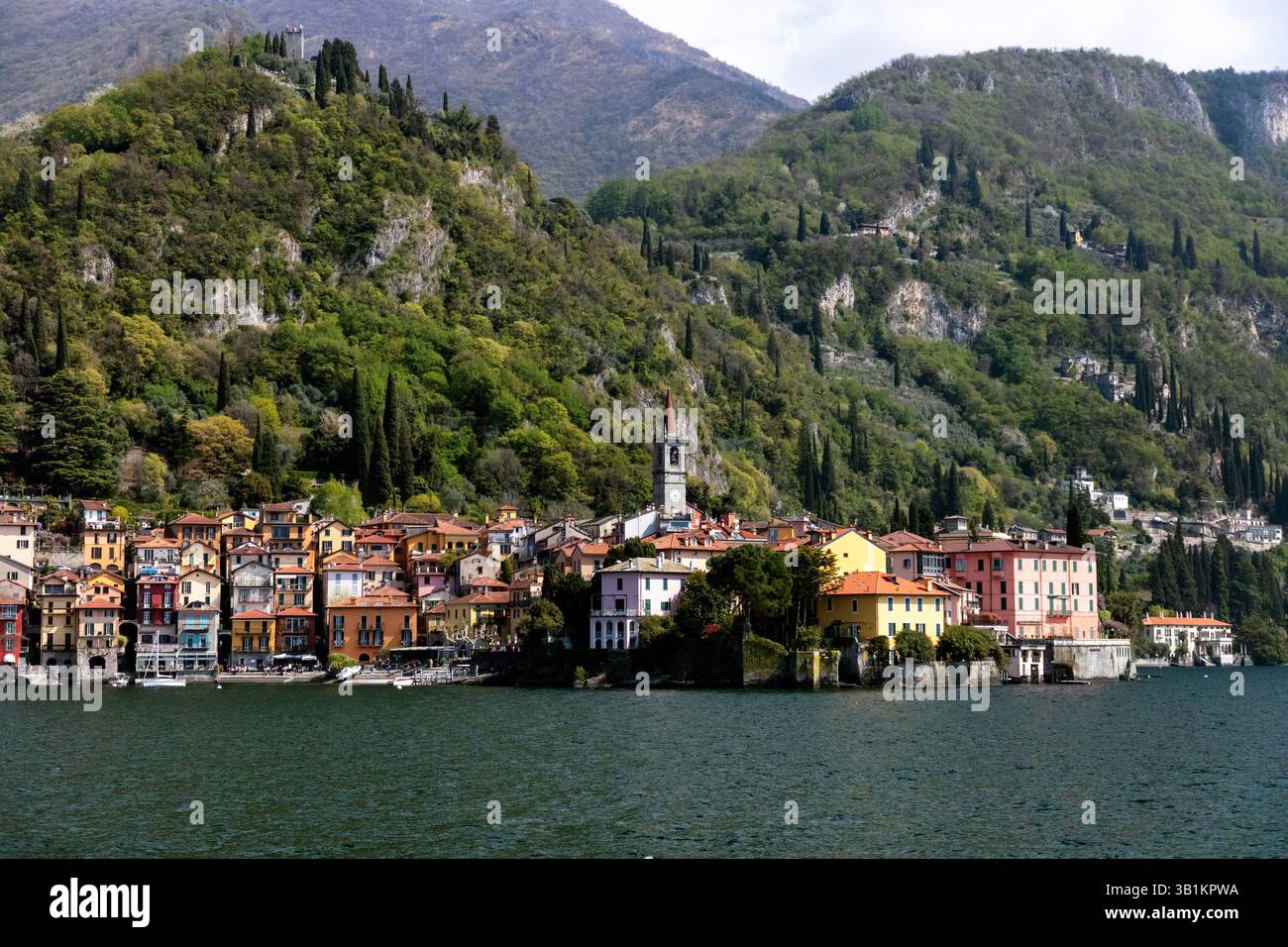 Blick auf Varenna am Comer See, Lombardei, Italien Stock Photo
