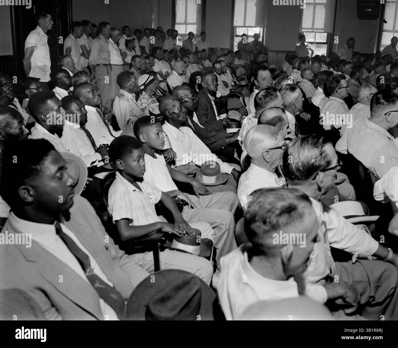 Sept. 19, 1955 - Sumner, MS, U.S. - The murder trial in the death of ...
