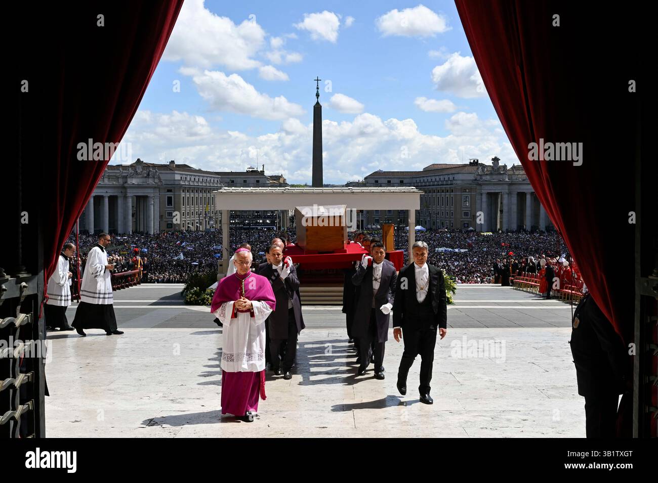 Vatican Master of Ceremonies Diego Giovanni Ravelli precedes the coffin ...