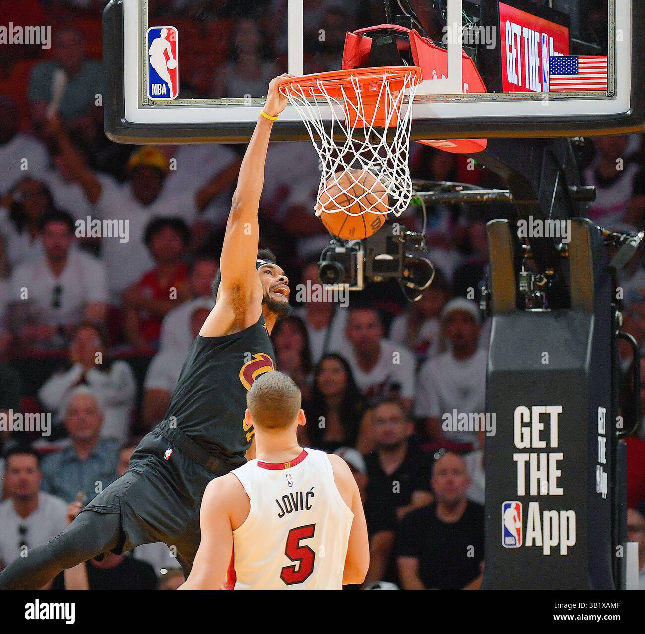 Cleveland Cavaliers center Jarrett Allen dunks in front of Miami Heat ...