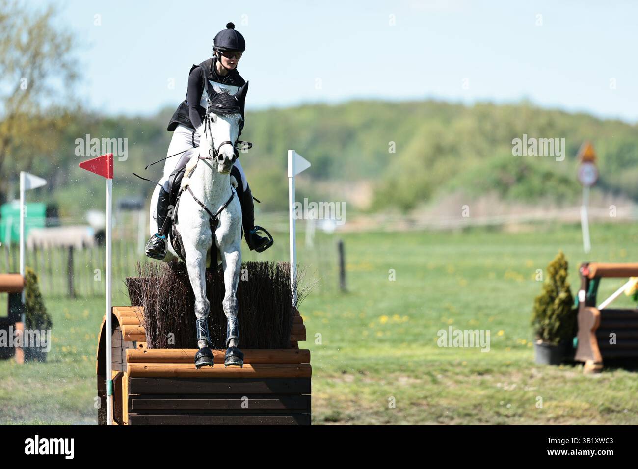 Magdalena Zukowska of Poland with Iventa during the CCI3*-S cross ...