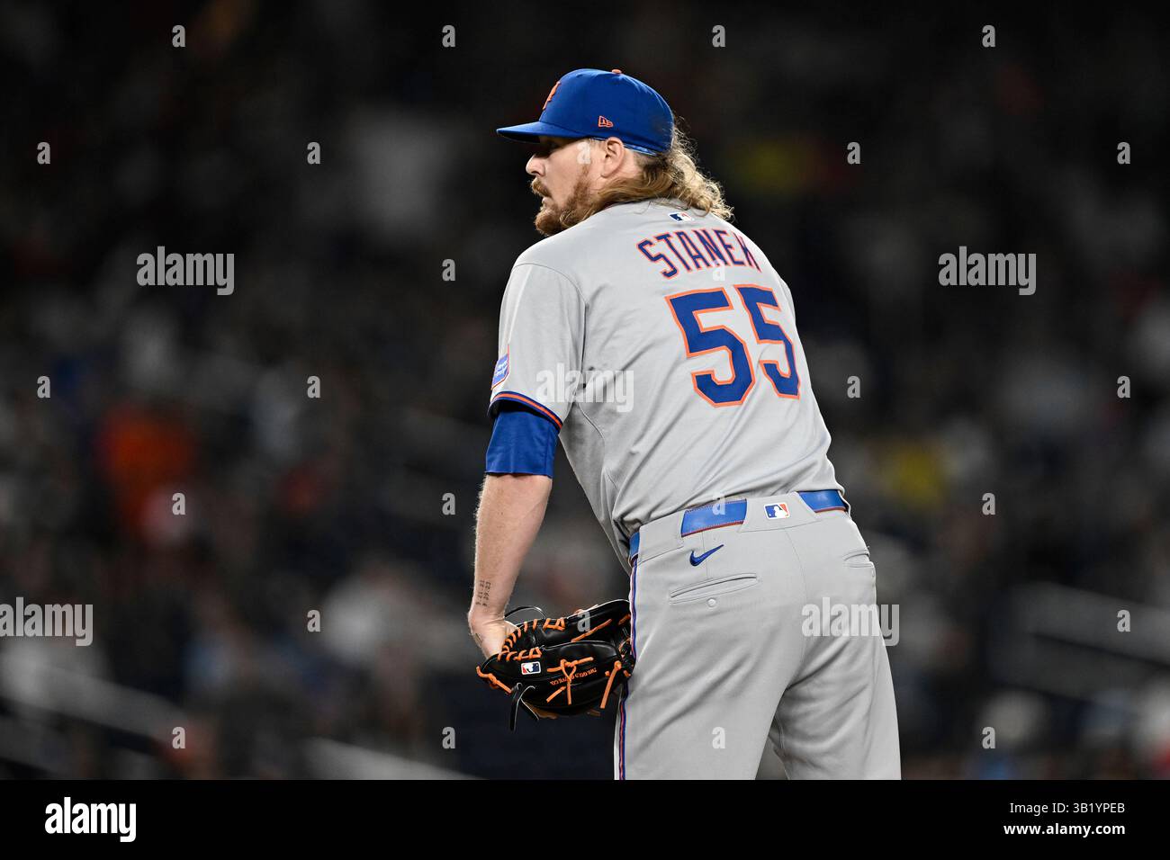 New York Mets pitcher Ryne Stanek (55) sets to throw during the ninth