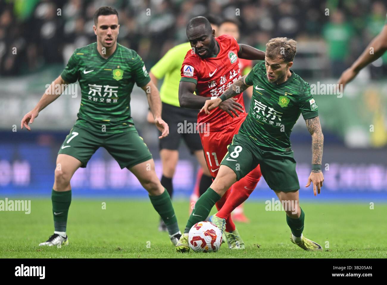 Beijing Guoan Football Club defeated Henan Jiuzu Dukang Football Club ...